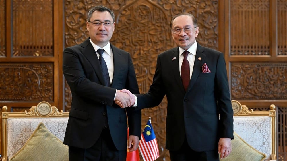 Халал-парки, ГЭС и  курорты: что еще обсудил Садыр Жапаров с премьер-министром Малайзии? изображение публикации