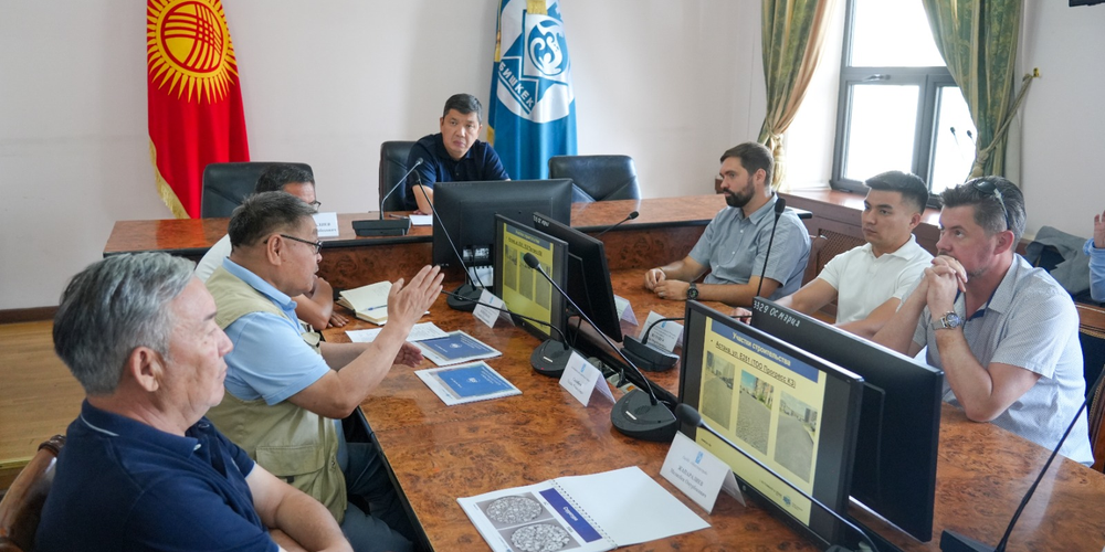 Мэрии Бишкека предложили обновить СНИПы и технологии строительства дорог изображение публикации