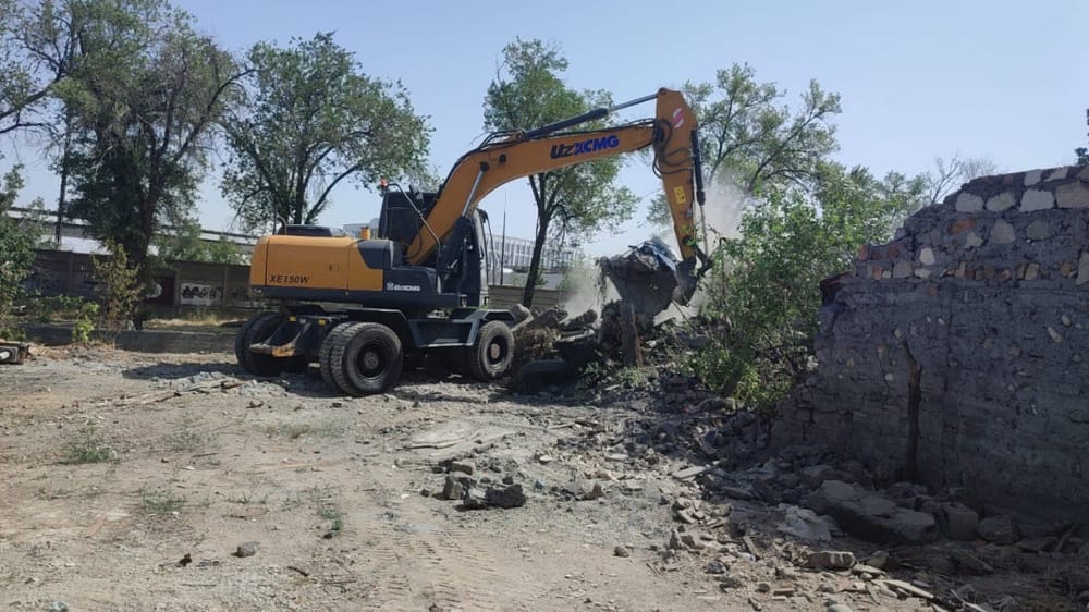 В Бишкеке завершили очистку левого берега Ала-Арчи: снесли десятки построек изображение публикации