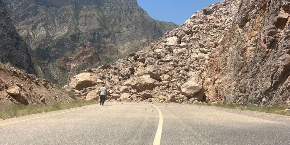 На альтернативной трассе Север – Юг из-за камнепада временно приостановили движение (видео) изображение публикации