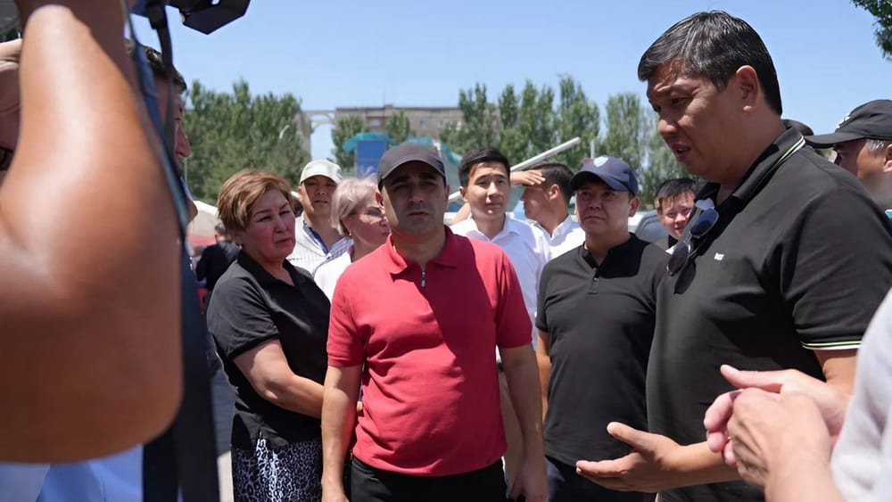 Мэр Бишкека снова проверил рынок «Мадина»: нарушения сохраняются, наложены новые штрафы изображение публикации