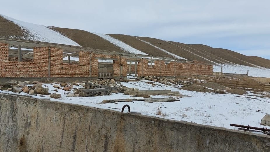 В Таласской области выявили факт самовольного строительства на сельхозземле изображение публикации