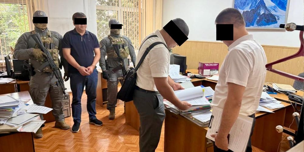 Задержан инспектор Счетной палаты – требовал взятку у дипломатов Кыргызстана изображение публикации