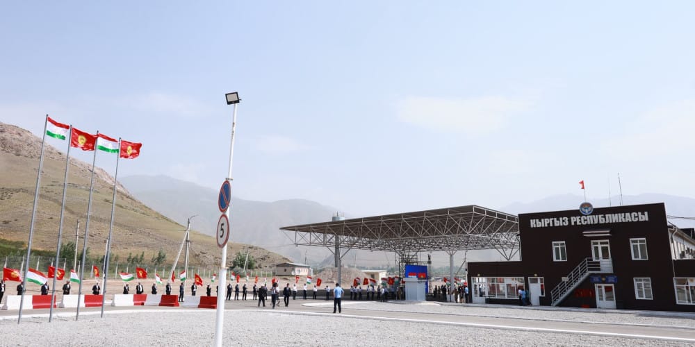 На кыргызско-таджикской границе снова работают фитосанитарные посты изображение публикации