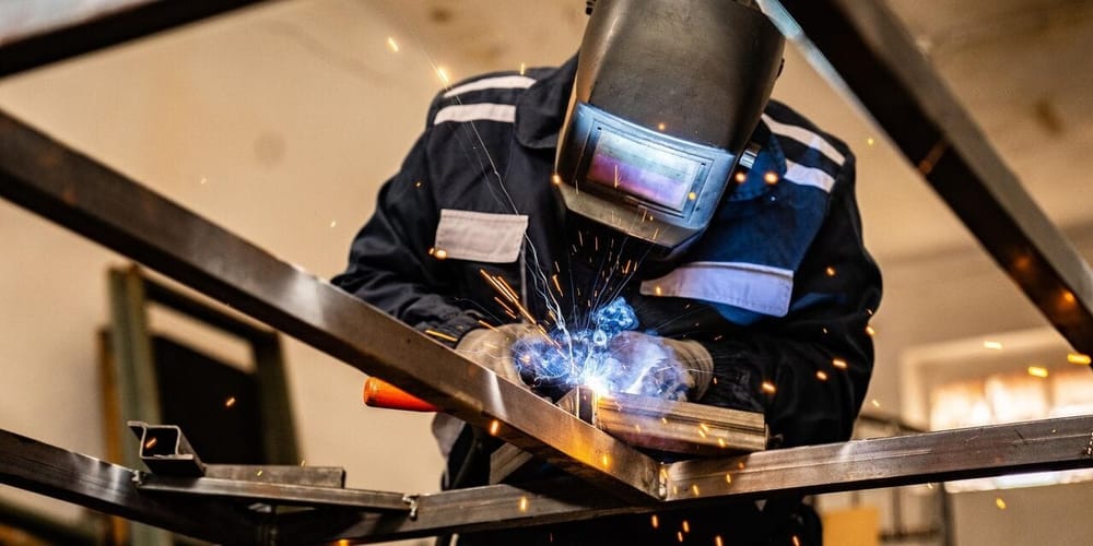 Кыргызстан и Южная Корея обсудили трудоустройство специалистов-сварщиков изображение публикации