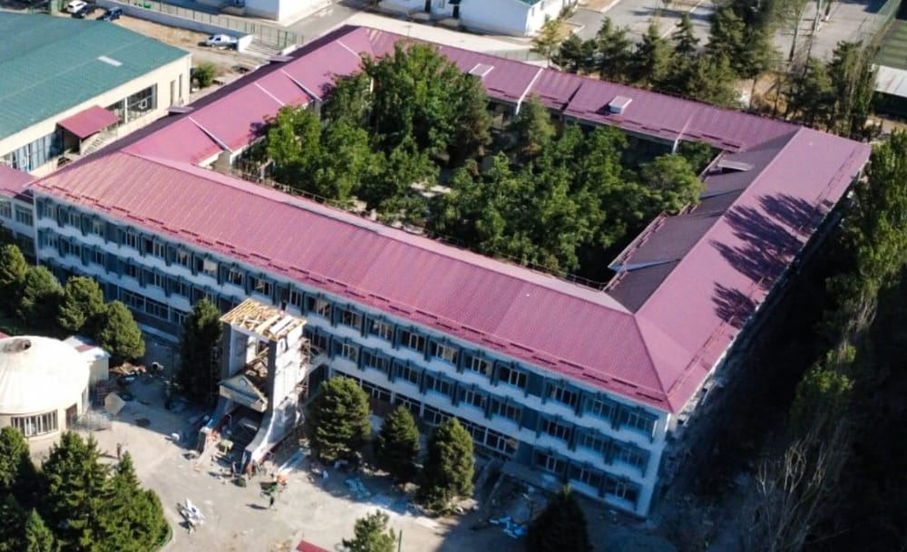 В Бишкеке впервые за 45 лет капитально ремонтируют лицей-школу №5 изображение публикации