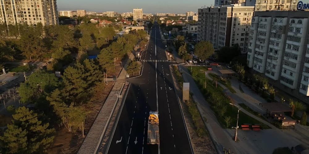 В Бишкеке открыли обновленный участок улицы Ахунбаева изображение публикации