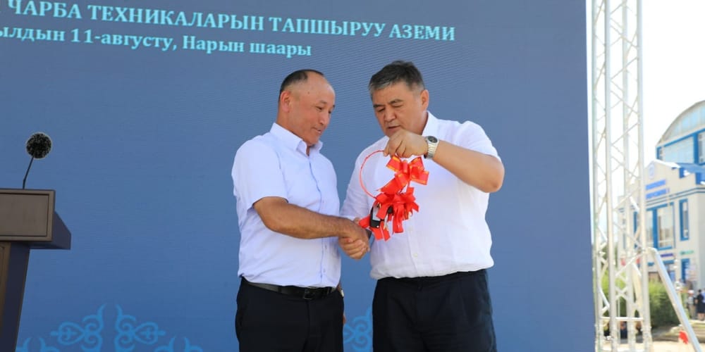 Камчыбек Ташиев передал Нарынскому району спецтехнику на 70 млн сомов изображение публикации