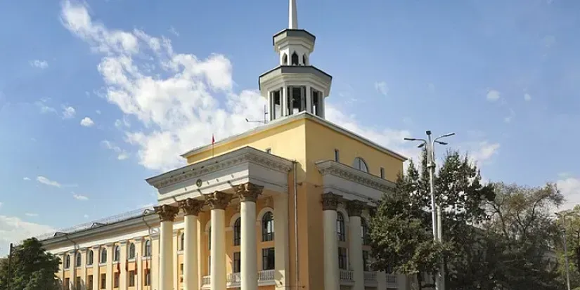 Нацбанк приостановил лицензии двух обменных бюро в Джалал-Абаде изображение публикации