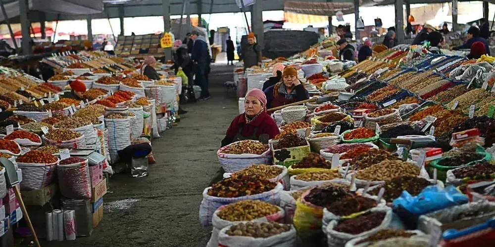 Сколько рынков и торговых центров работает в Кыргызстане? Данные Нацстаткома изображение публикации