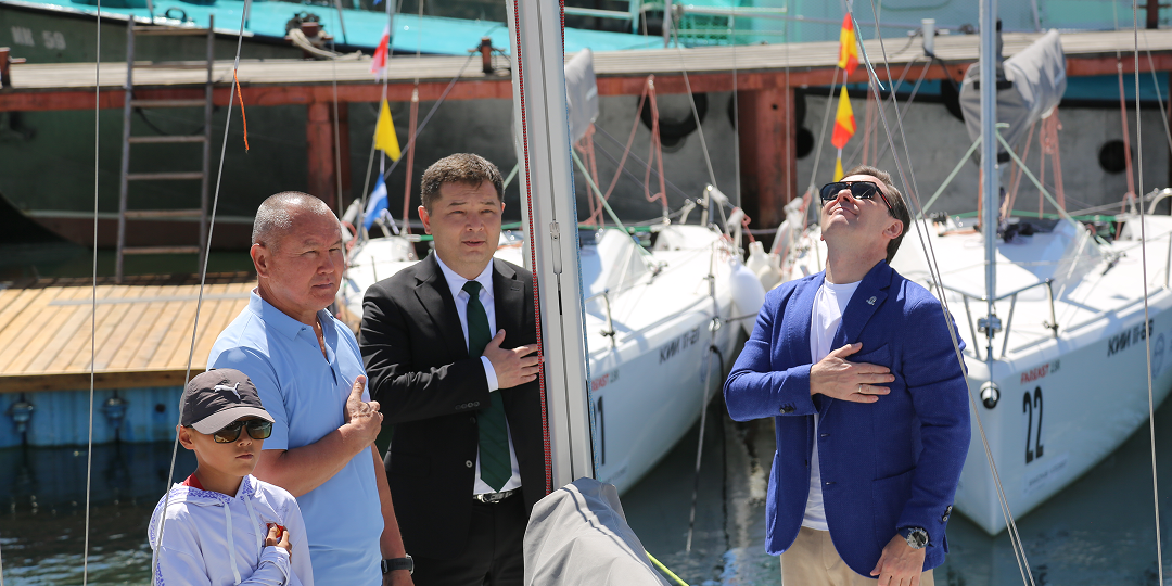 В Чолпон-Ате состоялось открытие первого яхтенного флота на Иссык-Куле изображение публикации