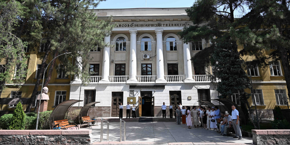 Бишкекский финансово-экономический техникум передан в ведение Минфина изображение публикации