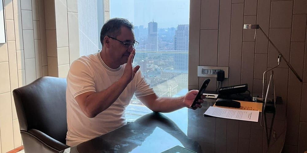 Садыр Жапаров и основатель Binance обсудили развитие виртуальных активов и блокчейн-технологий изображение публикации