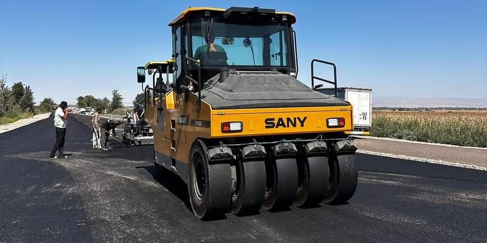 В Бишкеке на дороге Лебединовка – ГЭС-5 начали укладывать асфальт – Минстрой изображение публикации