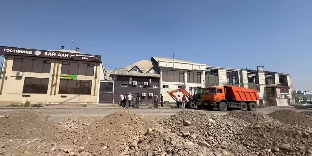 Суд в Оше признал незаконным строительство ТЦ «Берен» и гостиницы «Бай Али» изображение публикации