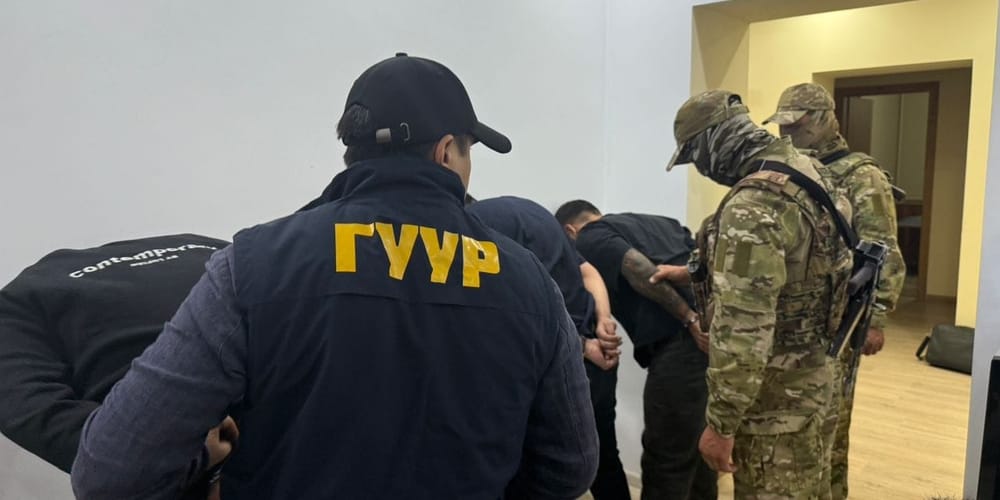 В КР обезвредили группу мошенников, «разводивших» граждан США, Канады и Европы изображение публикации