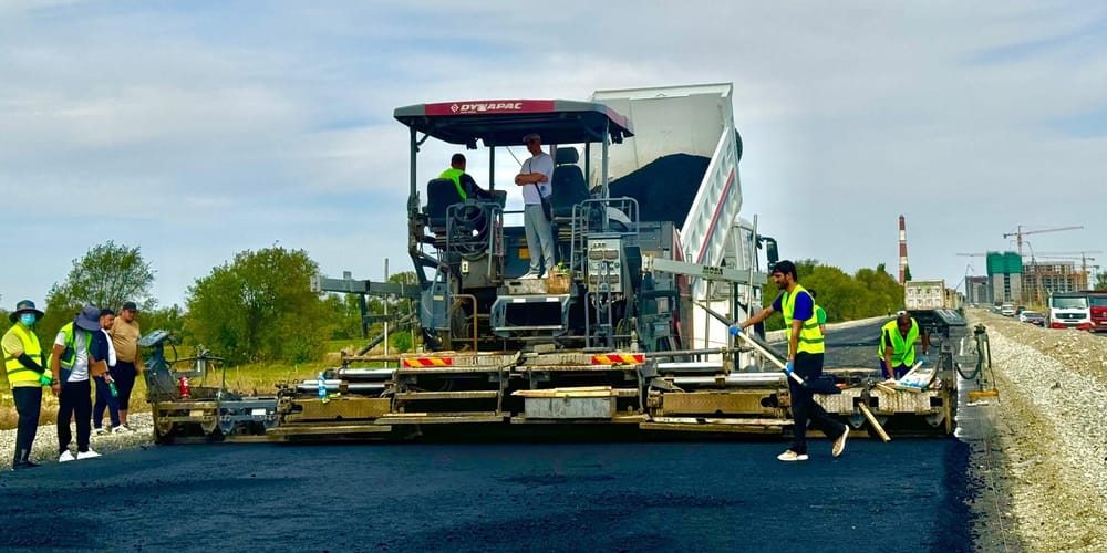 Началось асфальтирование дороги Бишкек – Кунтуу – Шопоков: трассу расширят до четырех полос изображение публикации