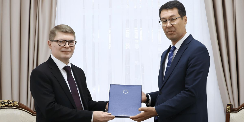 Новый глава представительства ЕС прибыл в Кыргызстан и встретился с замглавы МИД изображение публикации