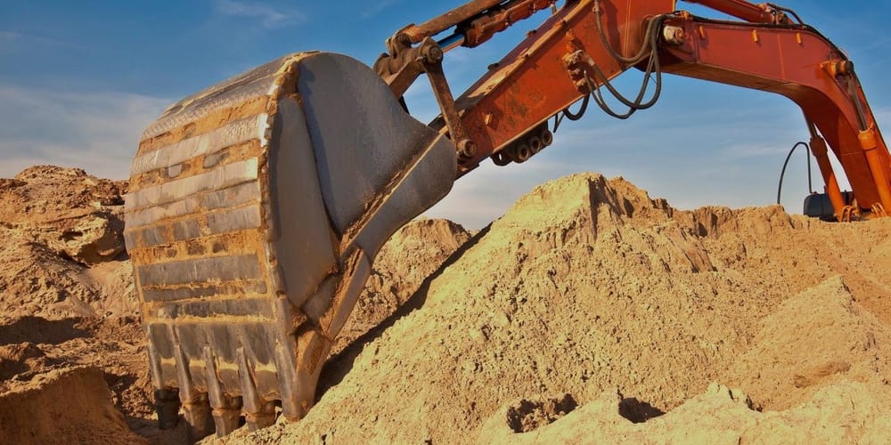 В Таласе оштрафовали жителей на 23 тысячи сомов за незаконную добычу песка и рыбалку изображение публикации