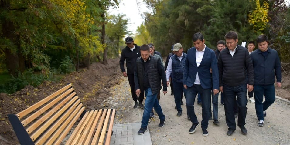 Айбек Джунушалиев проверил ход реконструкции парка имени Ататюрка в Бишкеке изображение публикации