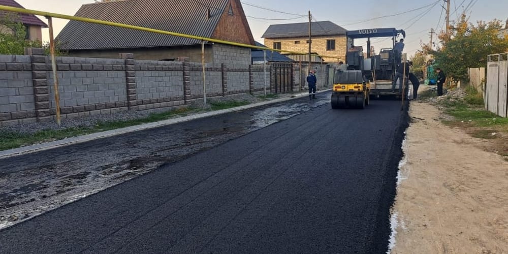 В Бишкеке заасфальтировали участок улицы Козу-Баглан изображение публикации