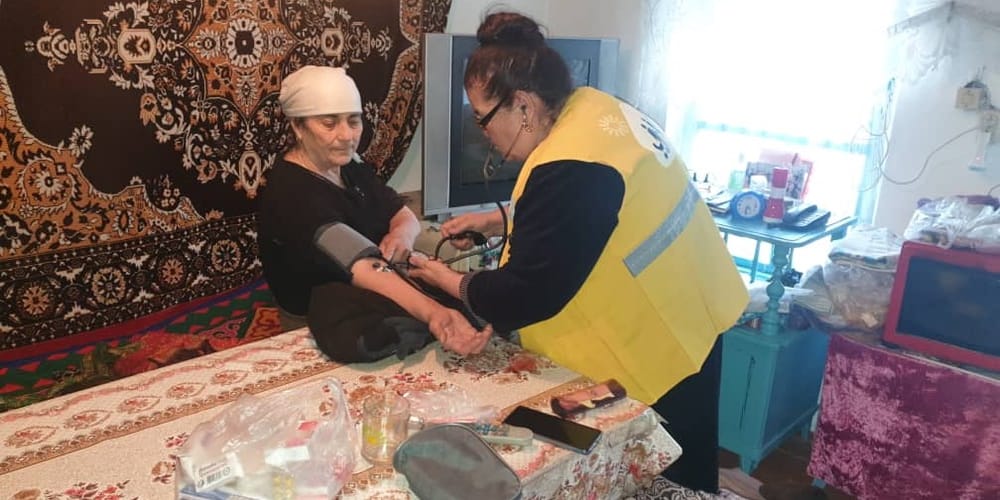 Помощь соцработников на дому получают 9.5 тысячи жителей Кыргызстана изображение публикации