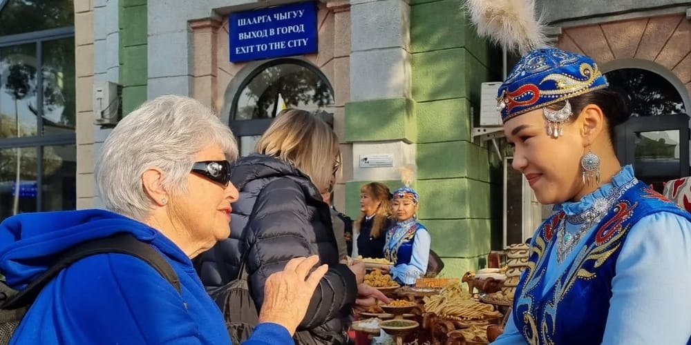 В Бишкек прибыл туристический поезд из Германии изображение публикации