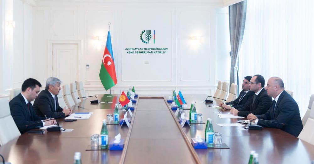 Кыргызстан и Азербайджан обсудили проекты в области агрострахования и ирригации изображение публикации