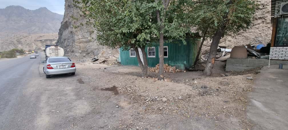 В Таш-Кумыре демонтировали более 20 торговых точек вдоль трассы Бишкек – Ош изображение публикации