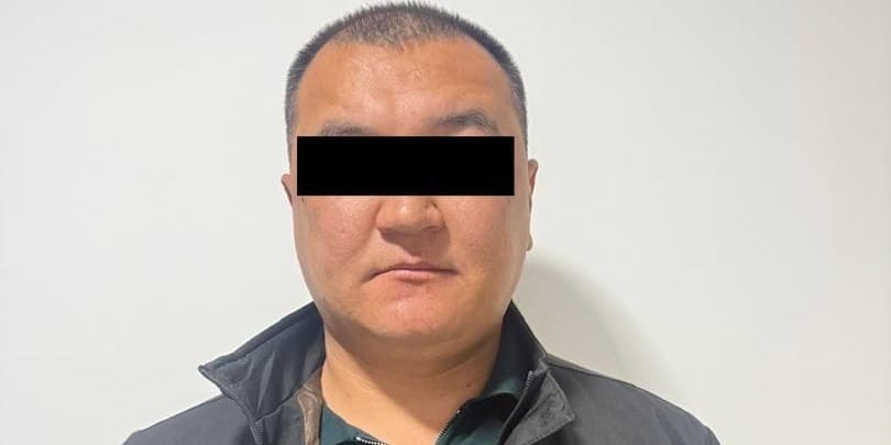 ГКНБ задержал бывшего руководителя аппарата Жайылского районного суда при получении $10 тысяч изображение публикации