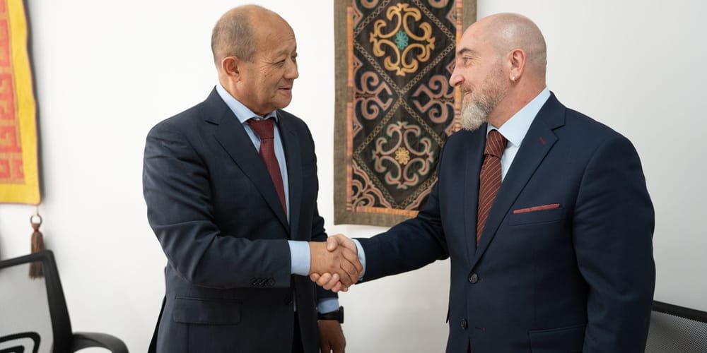 В Кыргызстане повысят цифровую грамотность банковских сотрудников – подписан меморандум изображение публикации