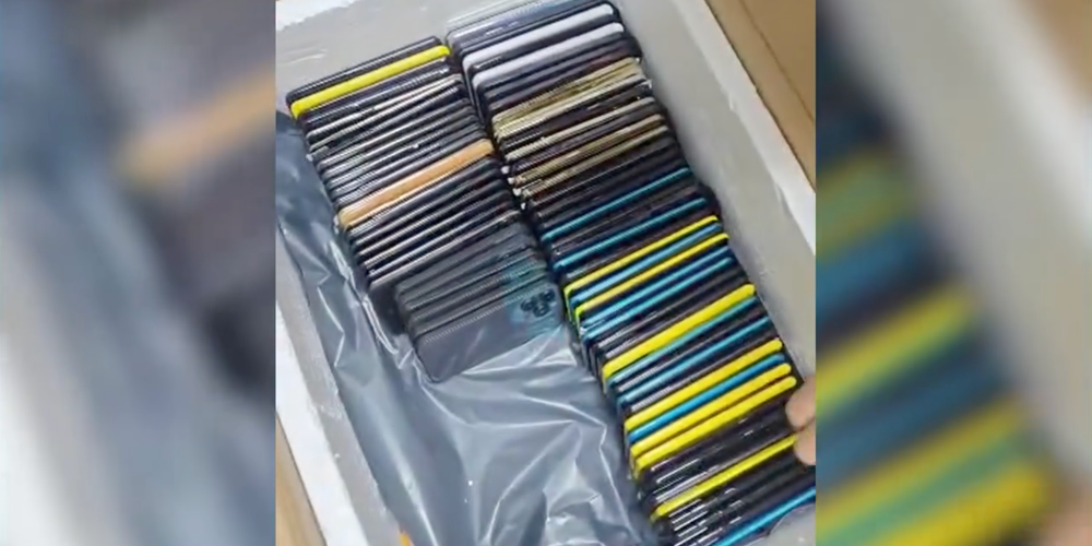 Налоговики выявили в Бишкеке склад с крупной партией электроники без документов изображение публикации