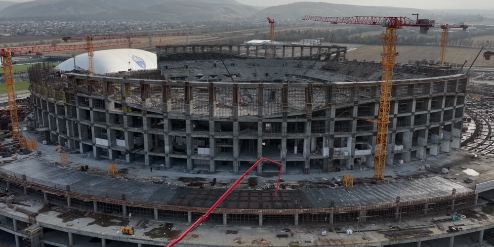 Строительство стадиона «Азаттык Арена» завершат к 1 августа 2026 года — фото, видео изображение публикации