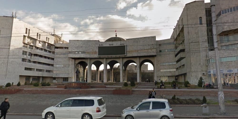 Кабмин увеличил допустимое количество служебного транспорта для Минсельхоза изображение публикации