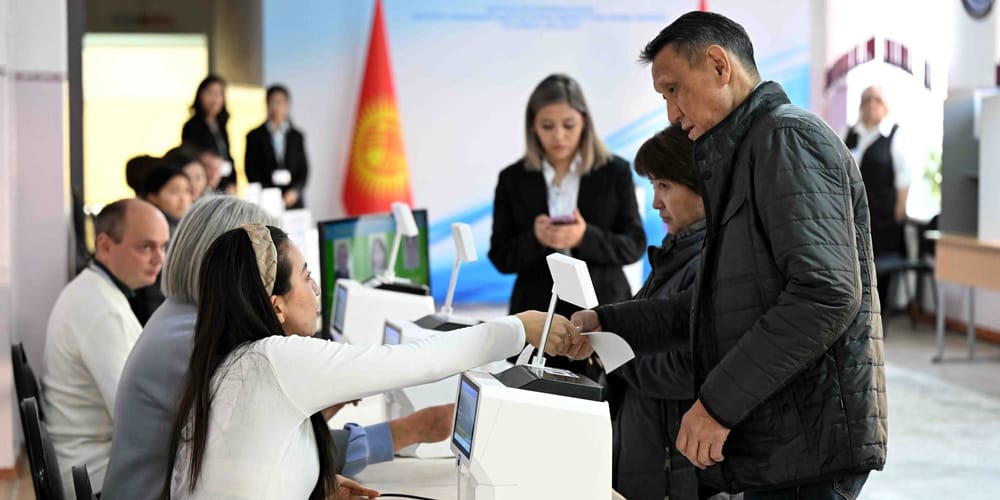 Выборы в Жогорку Кенеш: к 19:00 проголосовал каждый третий избиратель изображение публикации