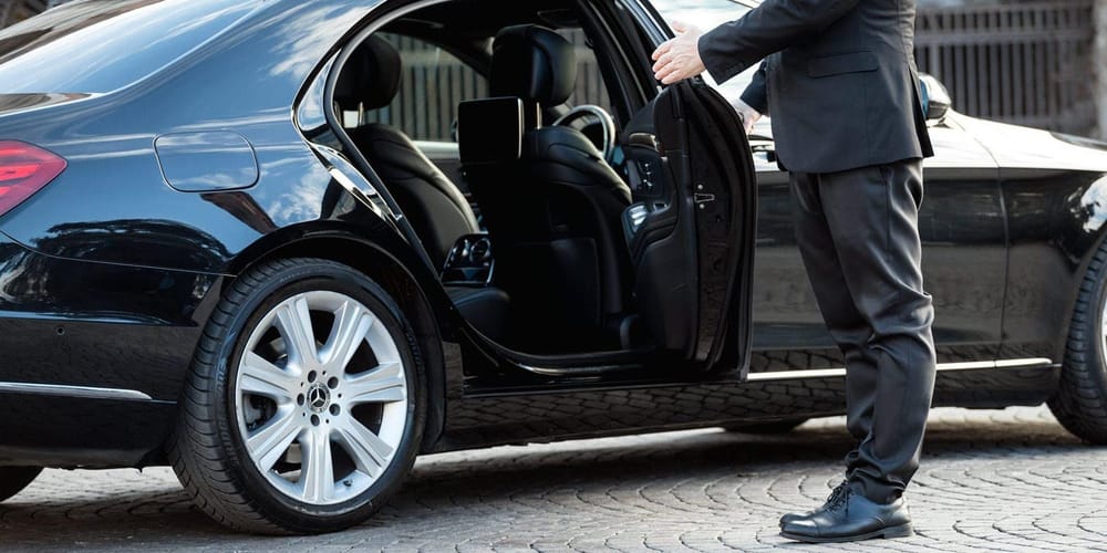 Кабмин ограничил объем двигателя представительских авто до 2 700 см³ изображение публикации