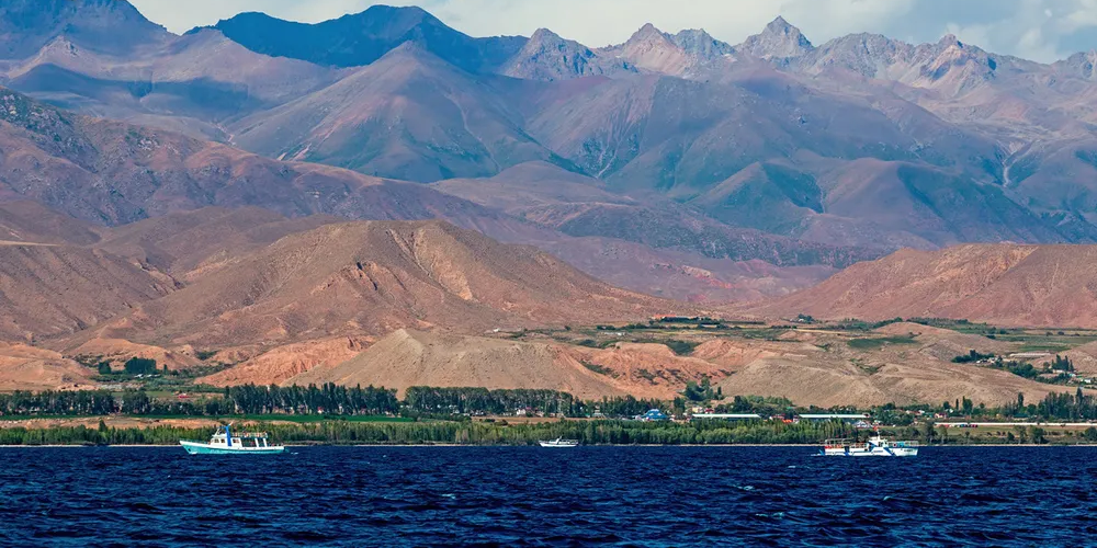 Мажилис Казахстана ратифицировал протоколы с КР по курортам на Иссык-Куле изображение публикации