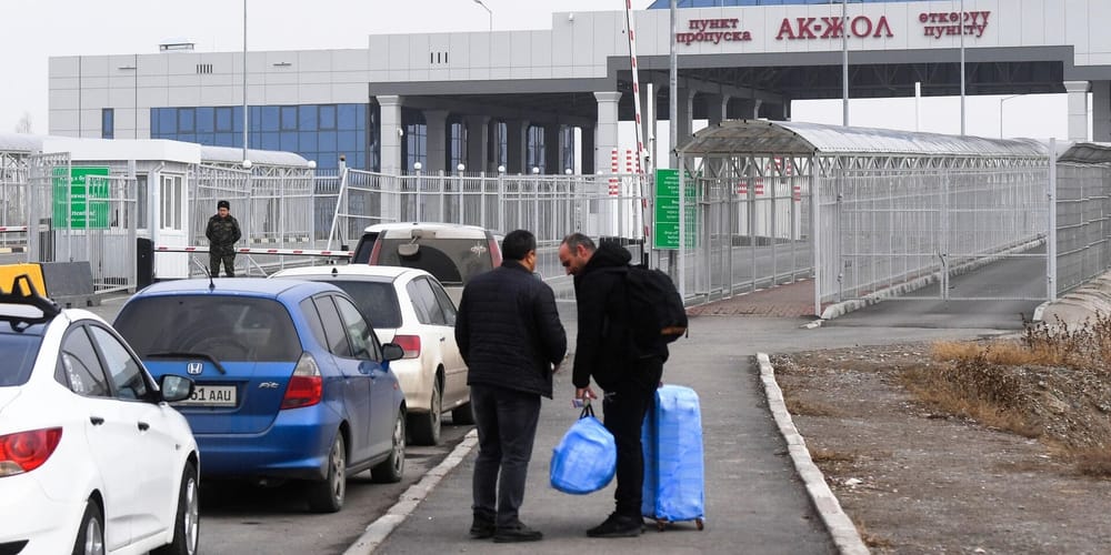 В МИД напомнили о взаимном ограничении пребывания граждан КР и РК изображение публикации