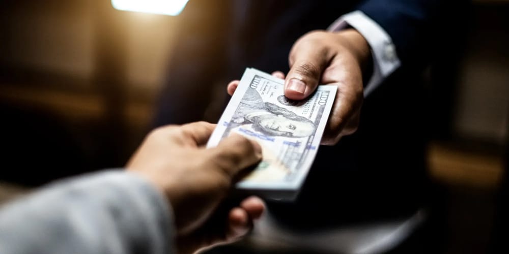 Объем денежных переводов в Кыргызстан в октябре составил $340.5 млн изображение публикации