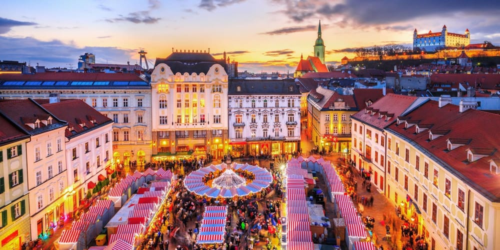 КР и Словакия ввели безвизовый режим для владельцев дипломатических и служебных паспортов изображение публикации