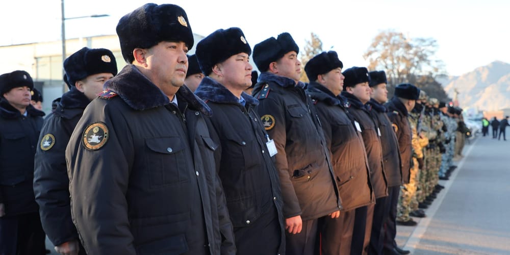 В новогоднюю ночь МВД Кыргызстана задействует свыше 12 тысяч милиционеров изображение публикации