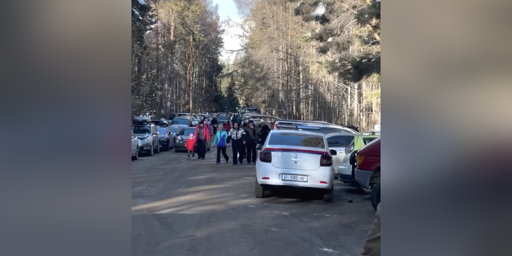 На базу Каракол 2 января въехали около 4 тысяч автомобилей — видео изображение публикации
