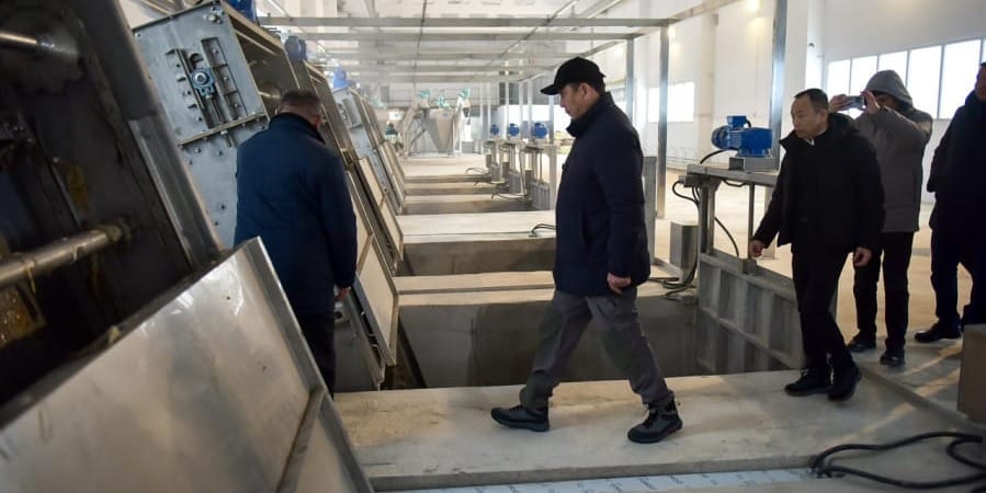 Новые дороги, снос объектов, ремонт детсада и $56 млн на очистные сооружения — итоги выезда мэра Бишкека изображение публикации