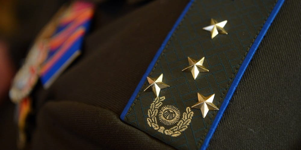 Погоны — не для всех: в КР предлагают изменить систему званий госслужащих изображение публикации