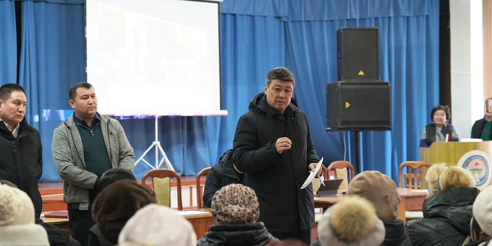 Кабмин КР готовит меры по поддержке Майлуу-Сууйского лампового завода изображение публикации