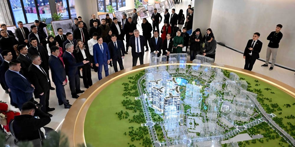 Глава кабмина КР Адылбек Касымалиев принял участие в открытии Rox Center в Бишкеке изображение публикации