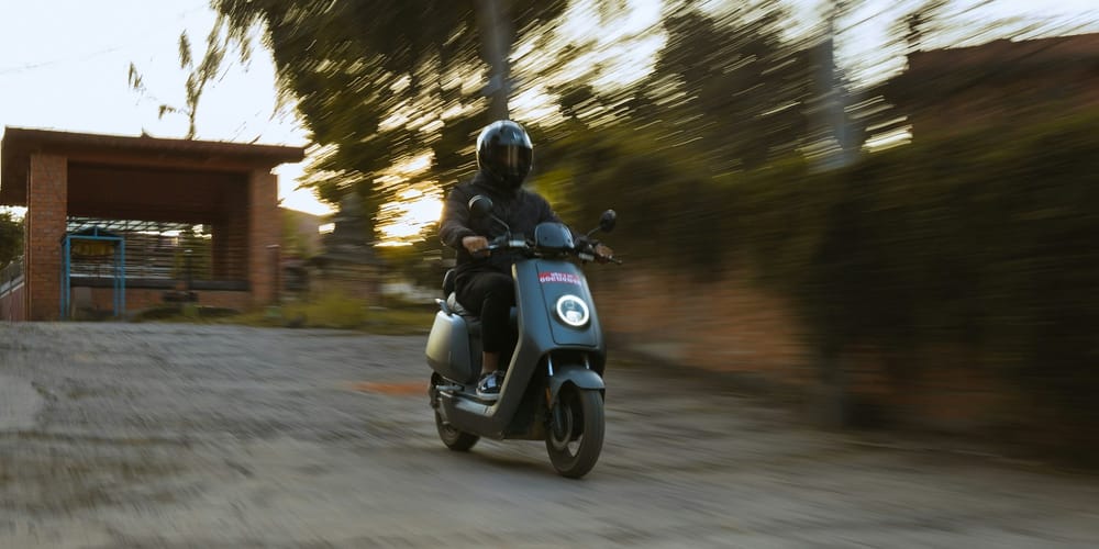 Права на мопеды и ужесточение мер за пьяную езду: депутаты ЖК одобрили поправки в закон изображение публикации