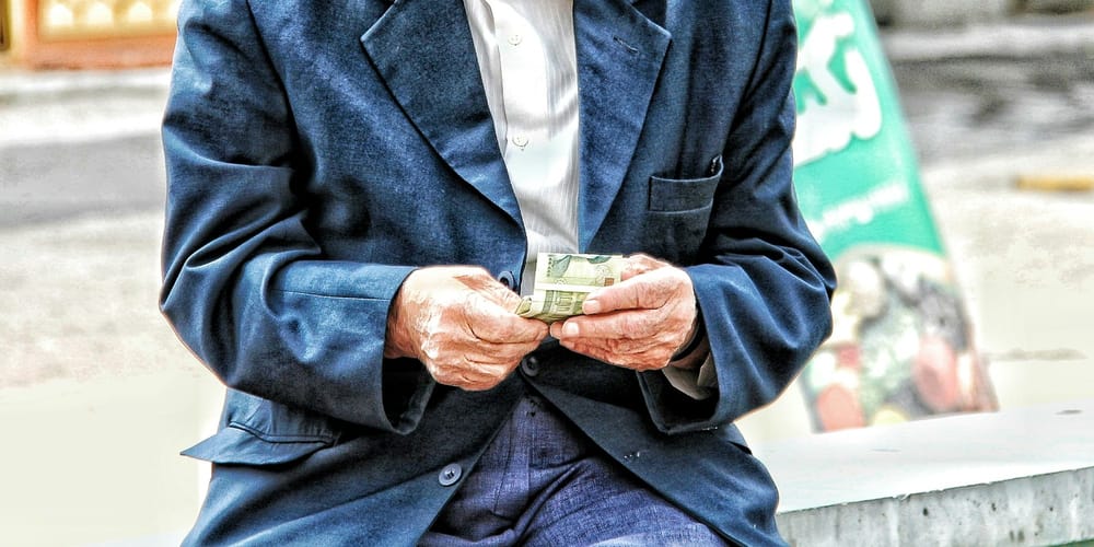 Пенсионные накопления в КР могут разрешить тратить на ипотеку супругов изображение публикации