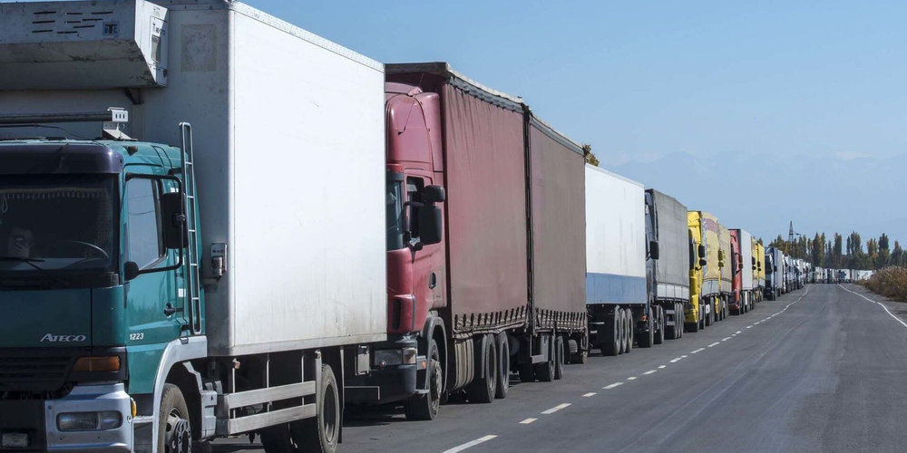 Почему на границе КР и Казахстана встали грузовики: комментарий ЕЭК и Астаны изображение публикации