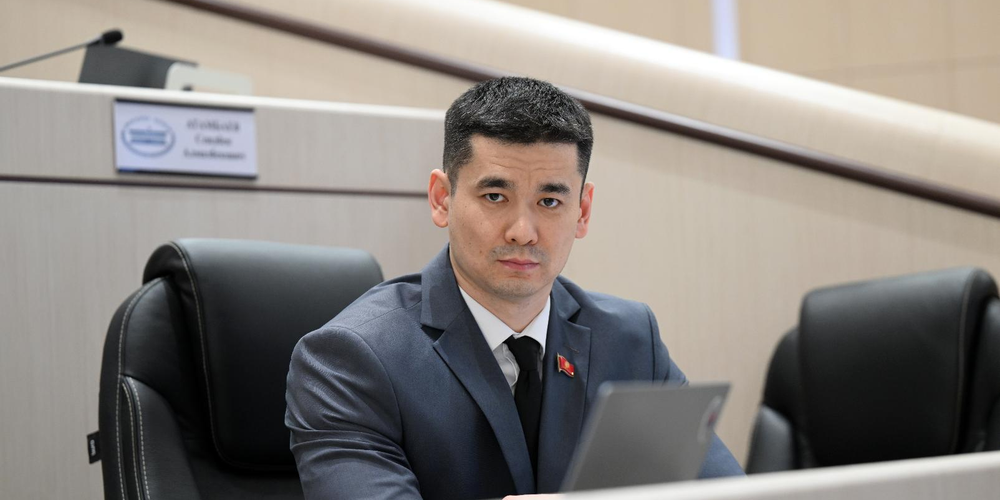 Болот Ибрагимов сменил Карима Ханджезу на посту вице-спикера ЖК изображение публикации